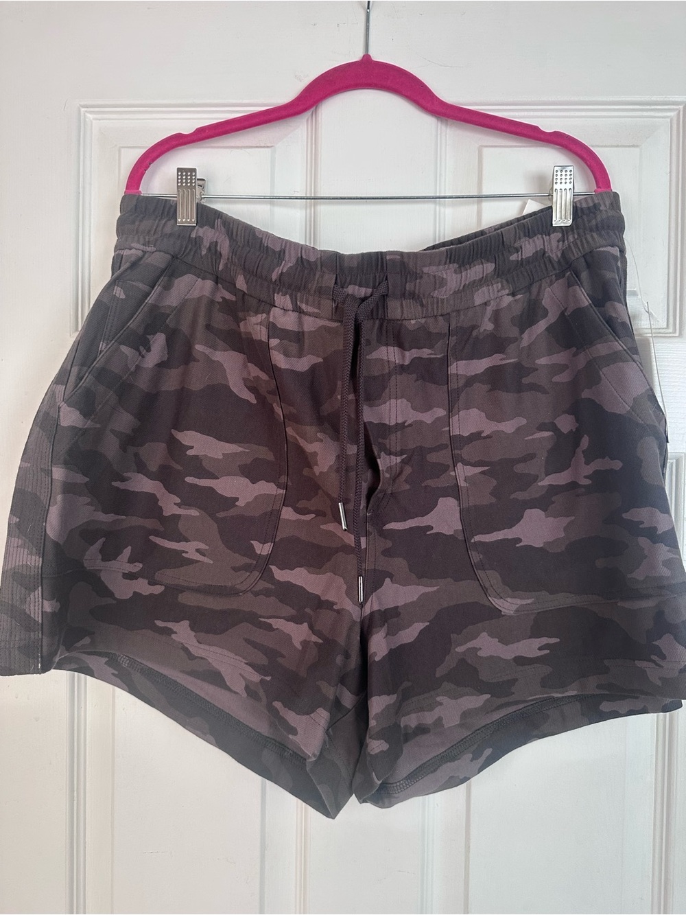 Athleta Camo Tarallon Shorts NWT